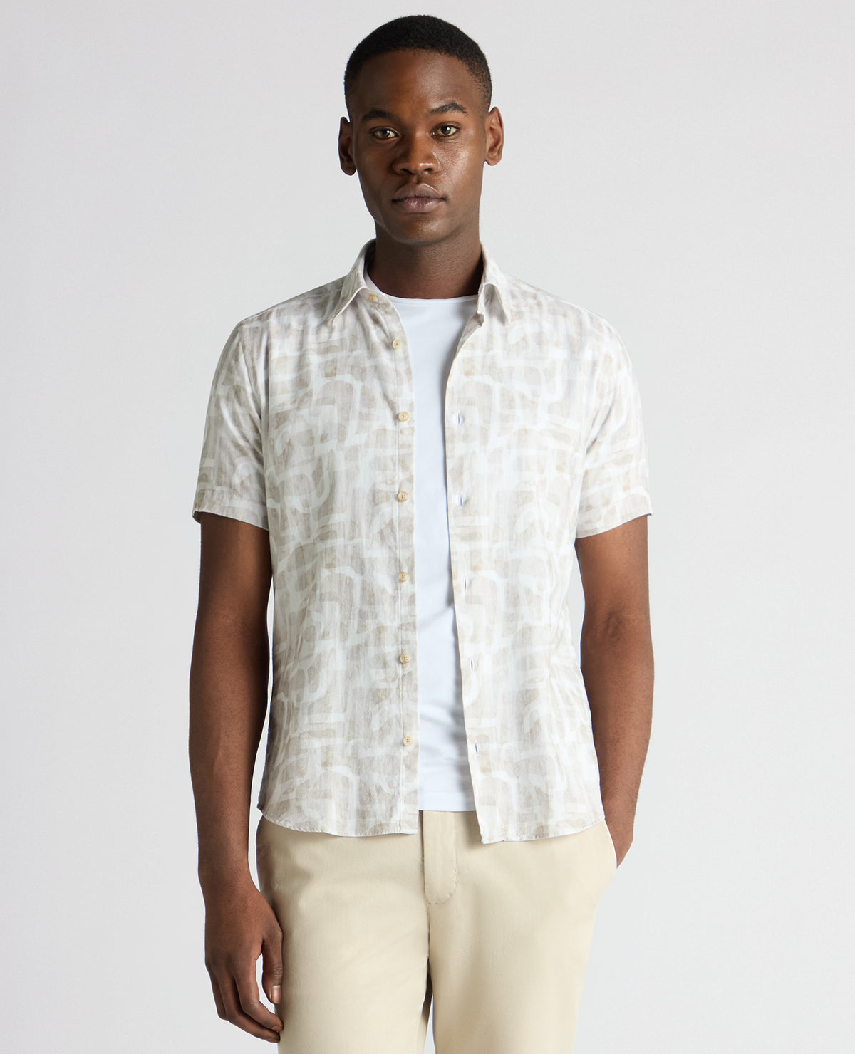 Man wearing a sand Slim Fit Printed Short-Sleeve Shirt