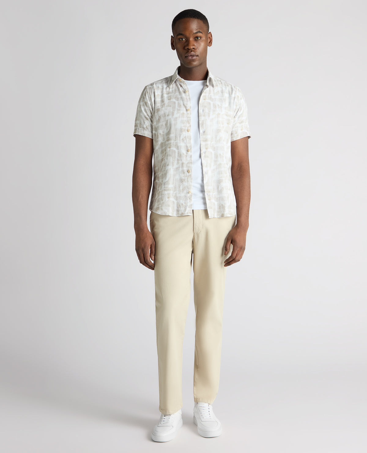 Man wearing a sand Slim Fit Printed Short-Sleeve Shirt