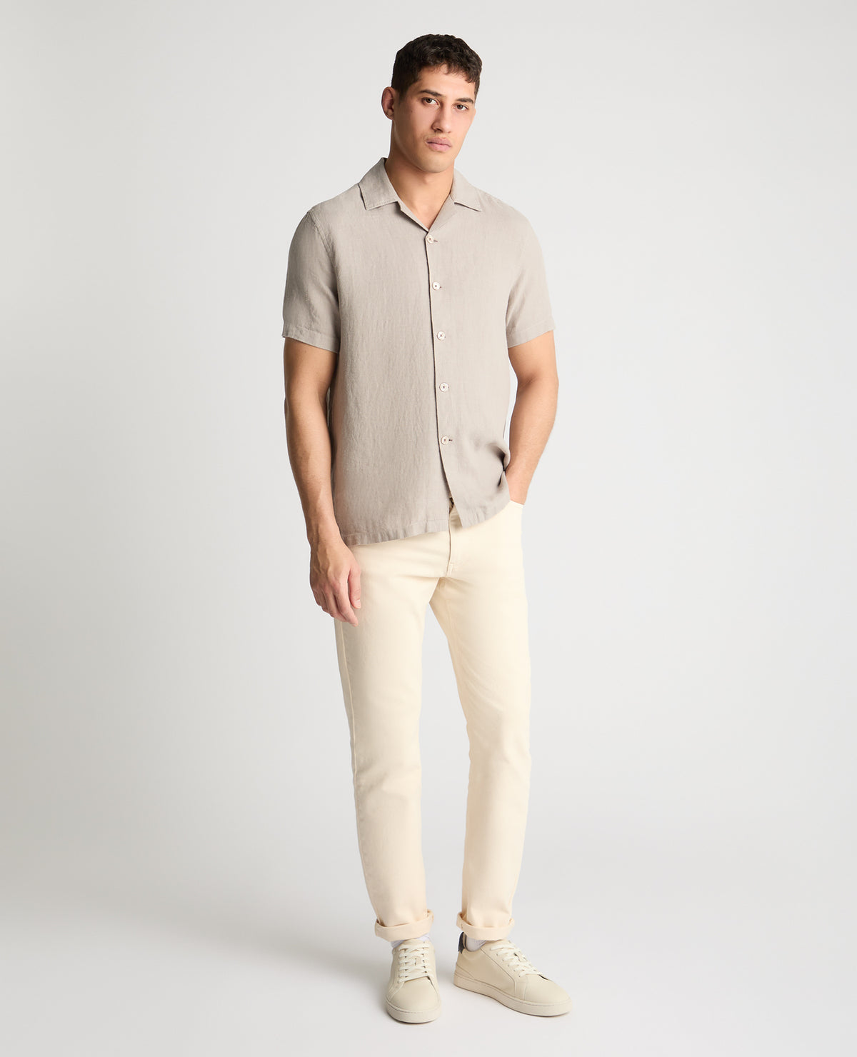Man wearing a Grey casual shirt