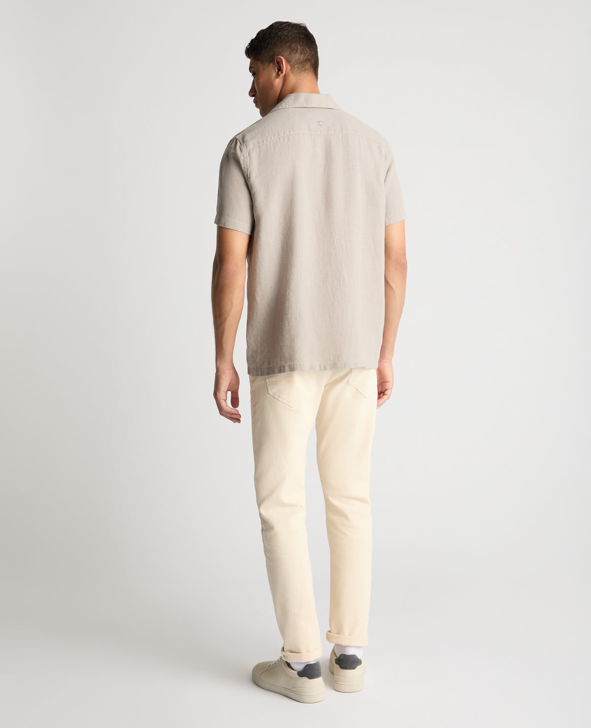Man wearing a Grey casual shirt