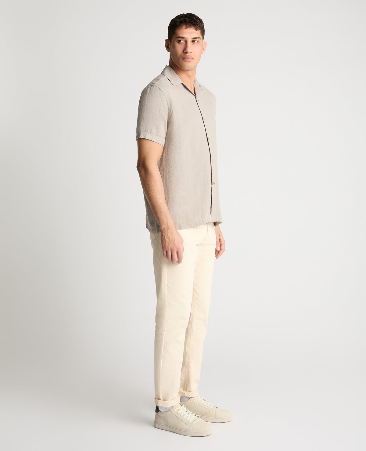 Man wearing a Grey casual shirt