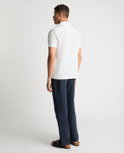 Man wearing a White casual shirt
