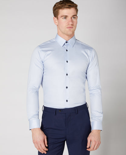 Man wearing a blue Slim Fit Cotton-Blend Shirt