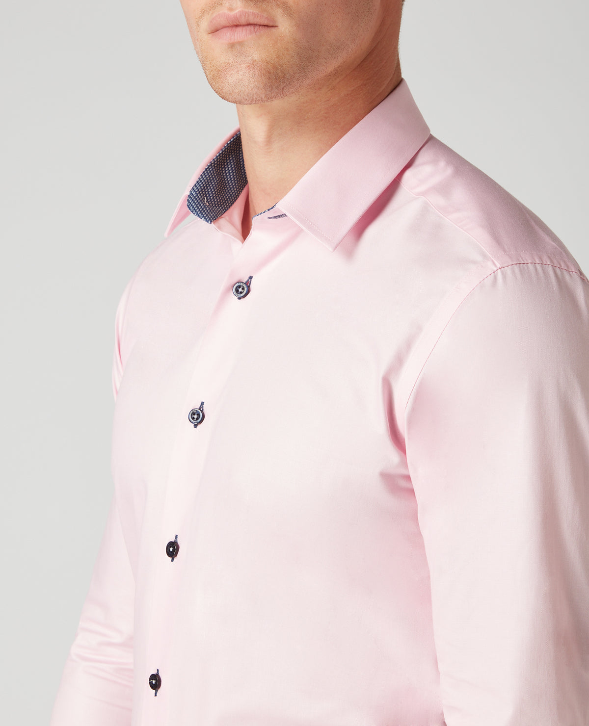 Man wearing a red Slim Fit Cotton-Blend Shirt