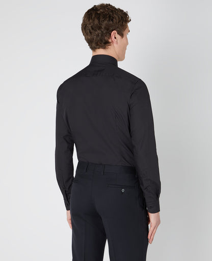 Man wearing a black Slim Fit Cotton-Blend Shirt