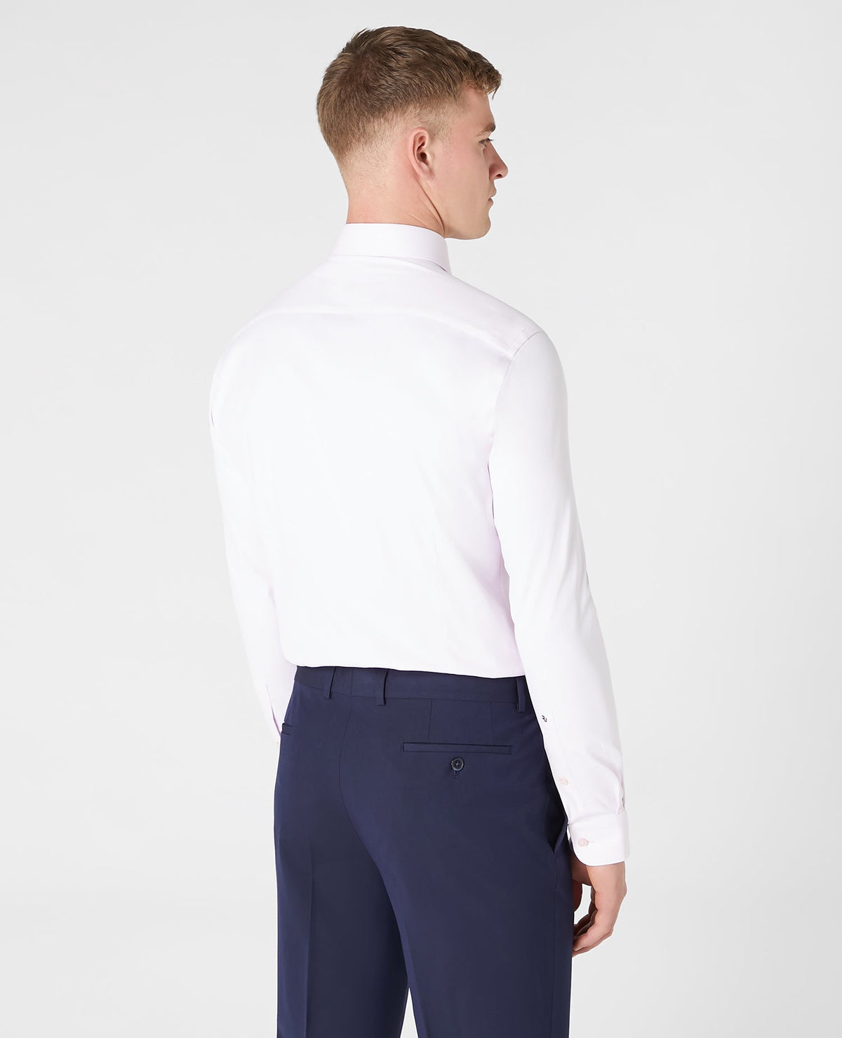 Man wearing a pink Slim Fit Cotton Stretch Shirt