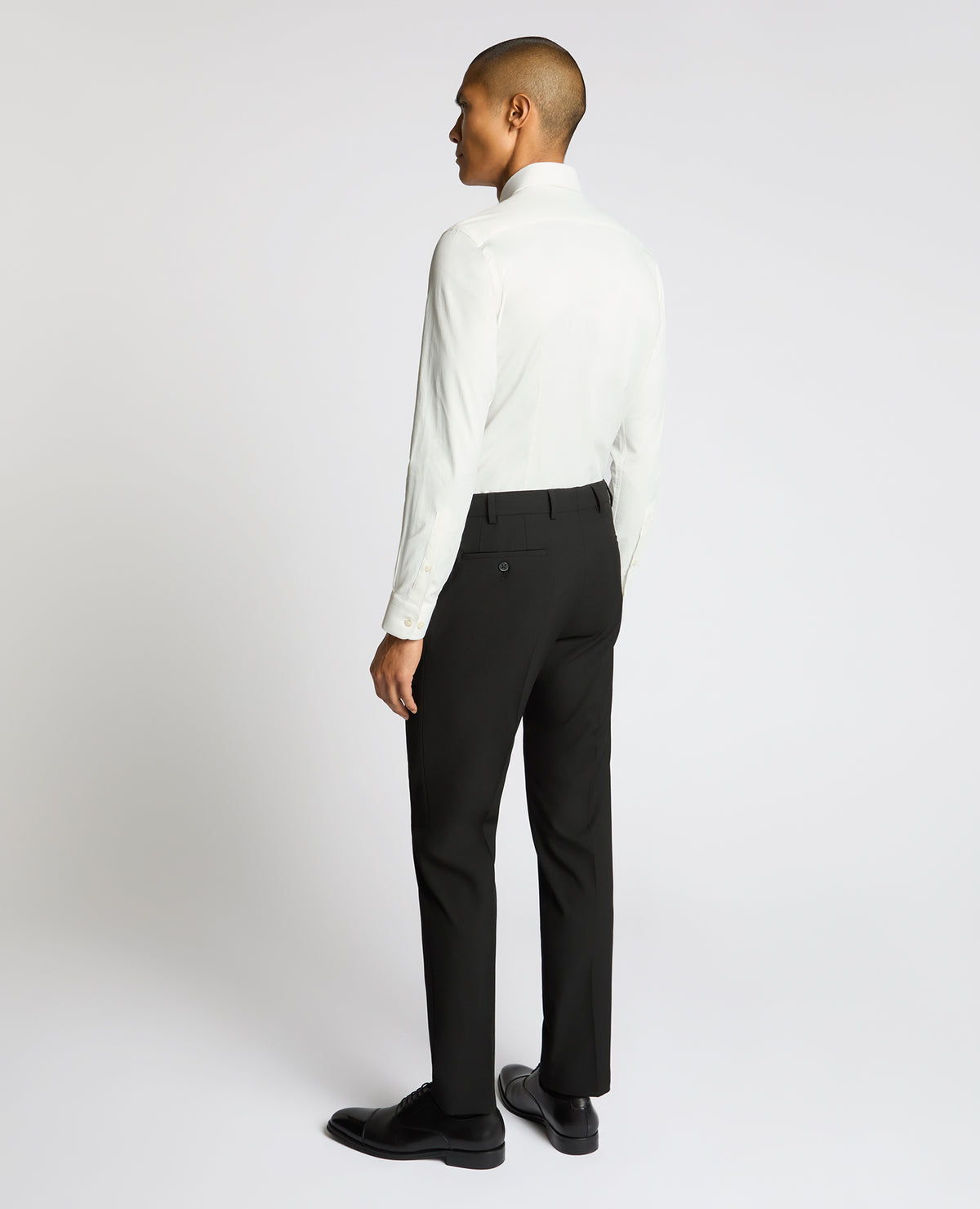 Man wearing a sand Slim Fit Cotton-Blend Shirt