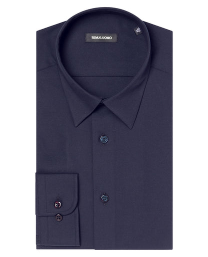 Man wearing a navy Regular Fit Fine Twill Comfort Shirt