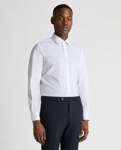 Man wearing a green Tapered Fit Cotton Stretch Shirt