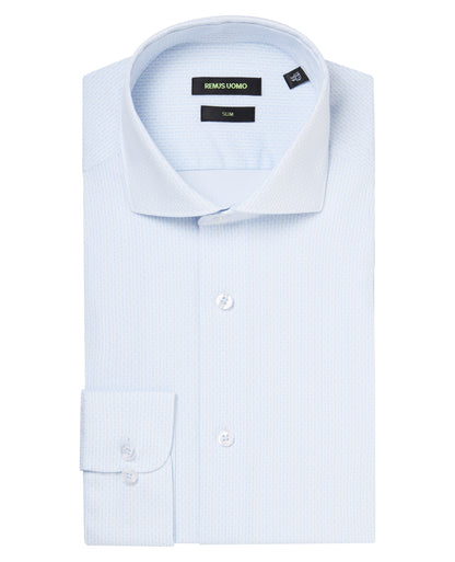 Man wearing a blue Slim Fit Cotton-Stretch Shirt