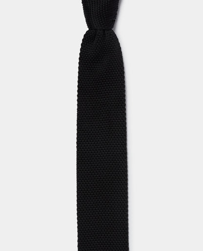 Man wearing a black Plain Knitted Narrow Tie