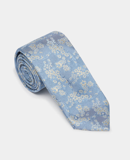 Man wearing a blue Tie