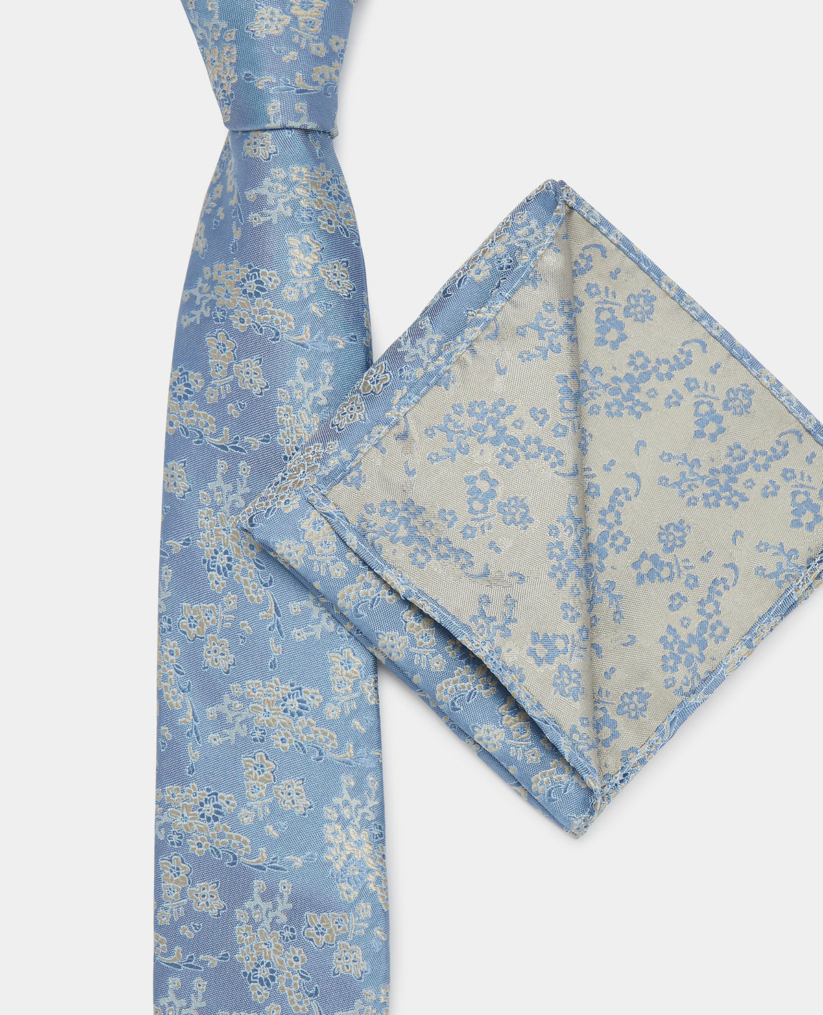 Man wearing a blue Tie