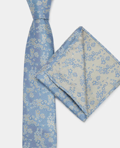 Man wearing a blue Tie