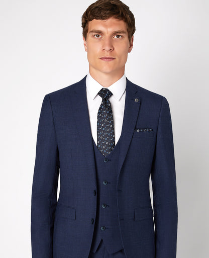 Man wearing a blue Tie