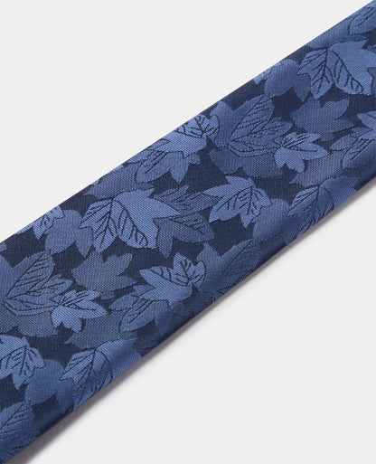 Man wearing a blue Leaf Cluster Print Tie