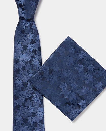 Man wearing a blue Leaf Cluster Print Tie