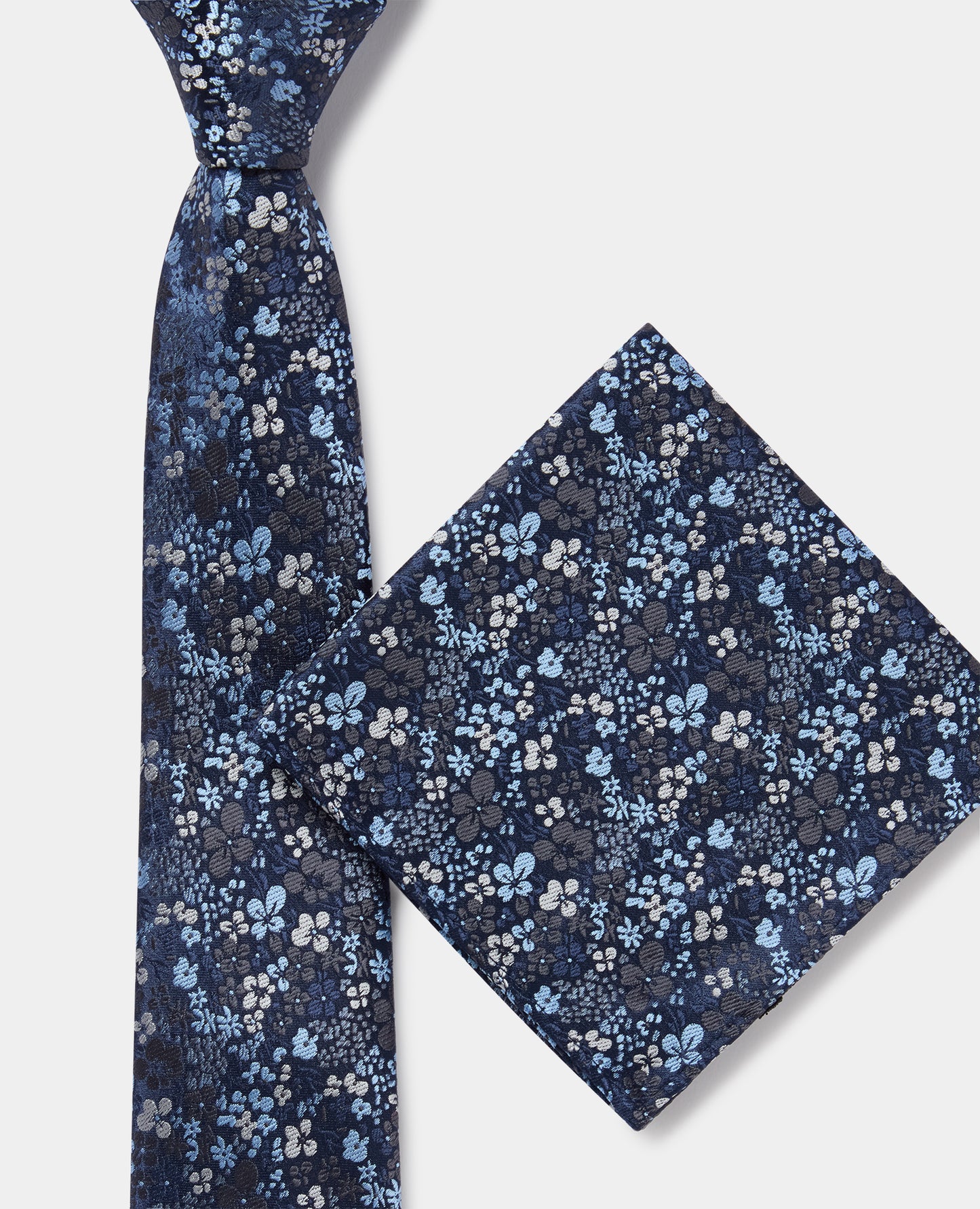 Ditsy Floral Print Tie