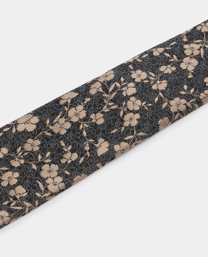 Man wearing a grey Floral Tie
