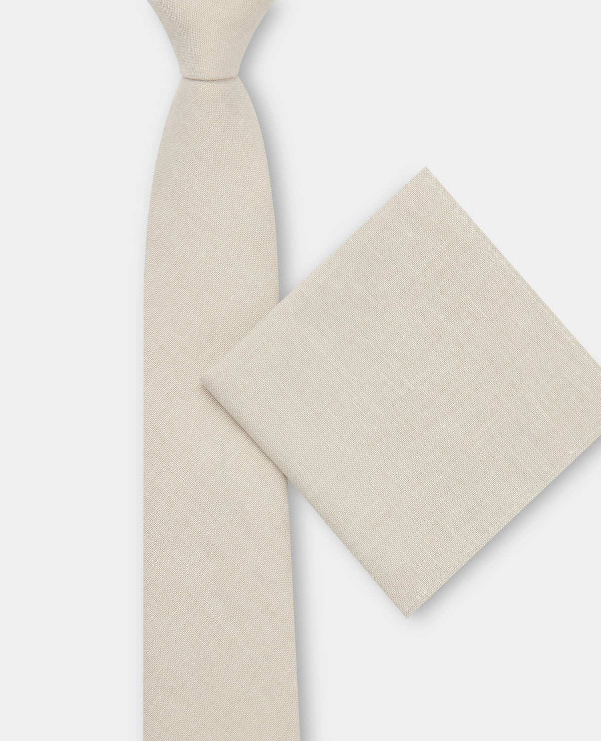 Man wearing a cream tie