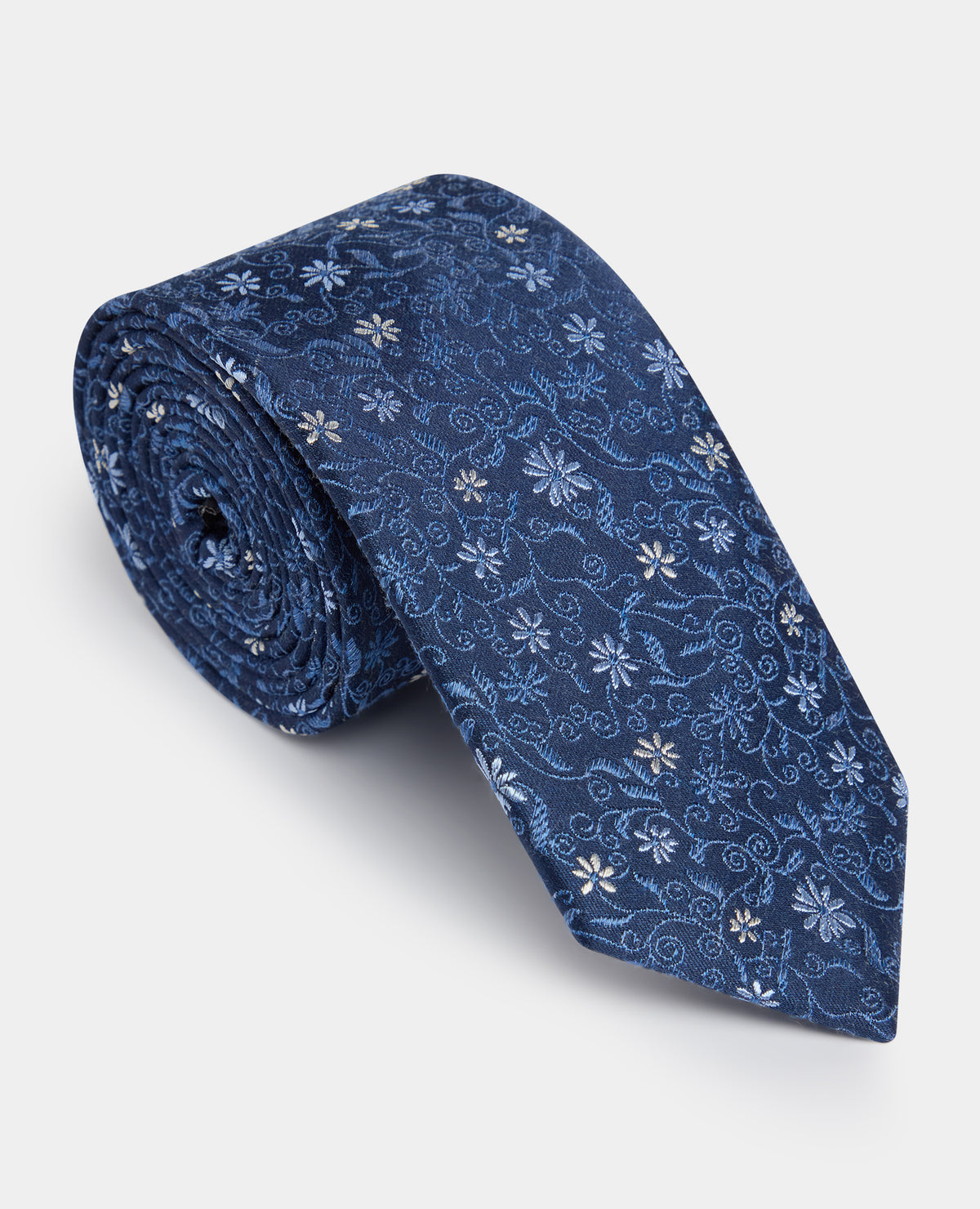 Man wearing a blue Silk-Blend Print Tie