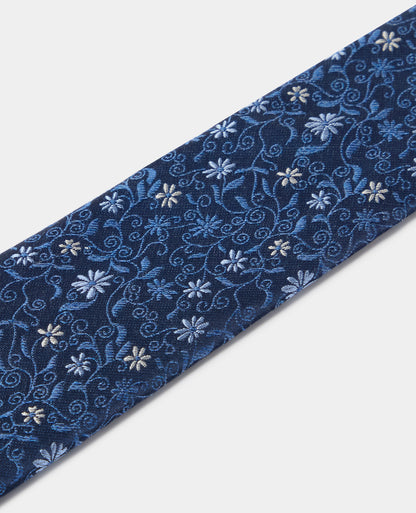 Man wearing a blue Silk-Blend Print Tie