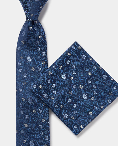 Man wearing a blue Silk-Blend Print Tie