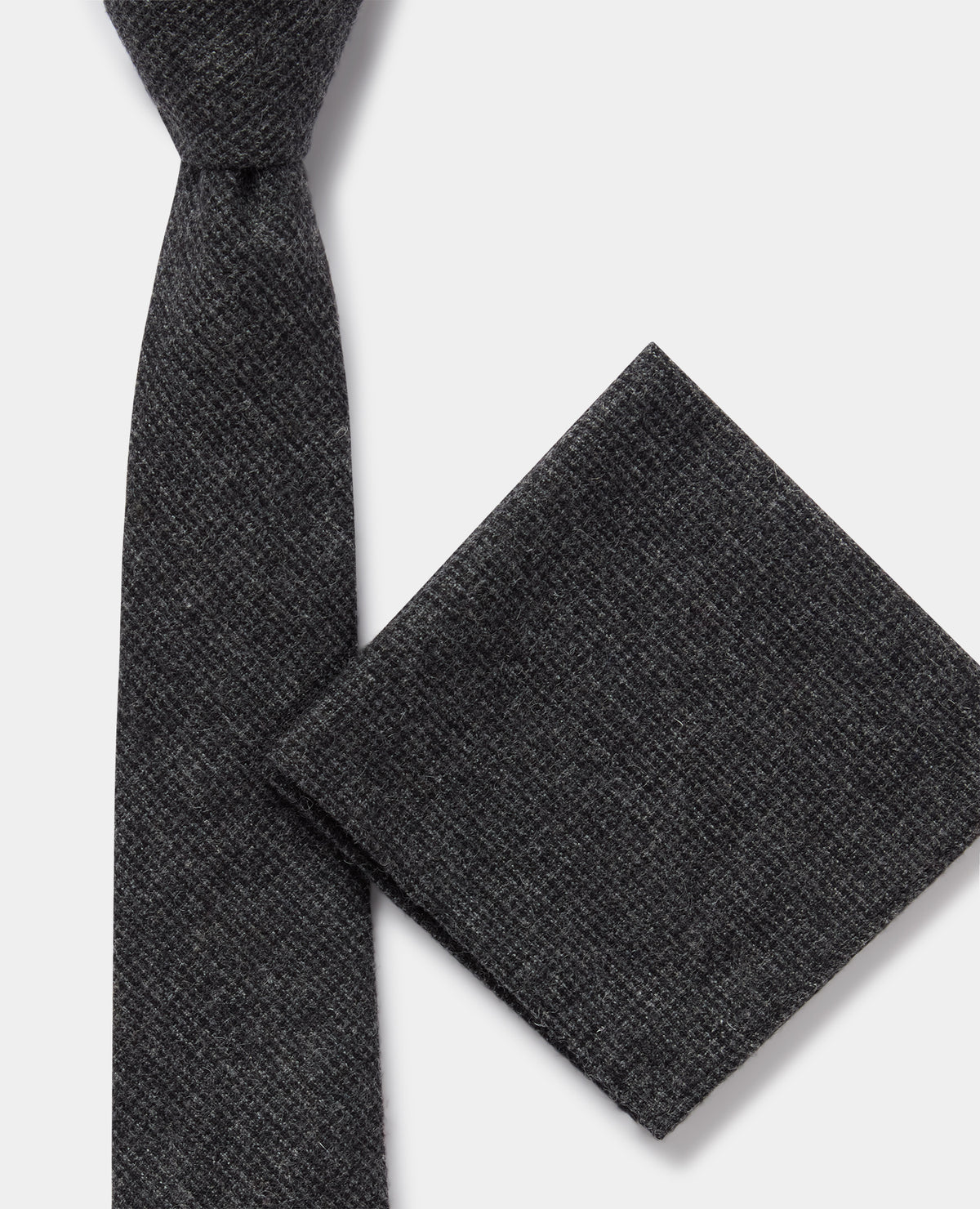 Man wearing a green Silk-Blend Print Tie