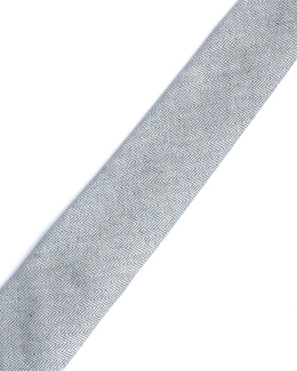 Man wearing a Grey tie