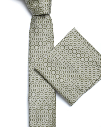 Man wearing a green tie