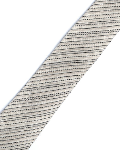 Man wearing a Grey tie