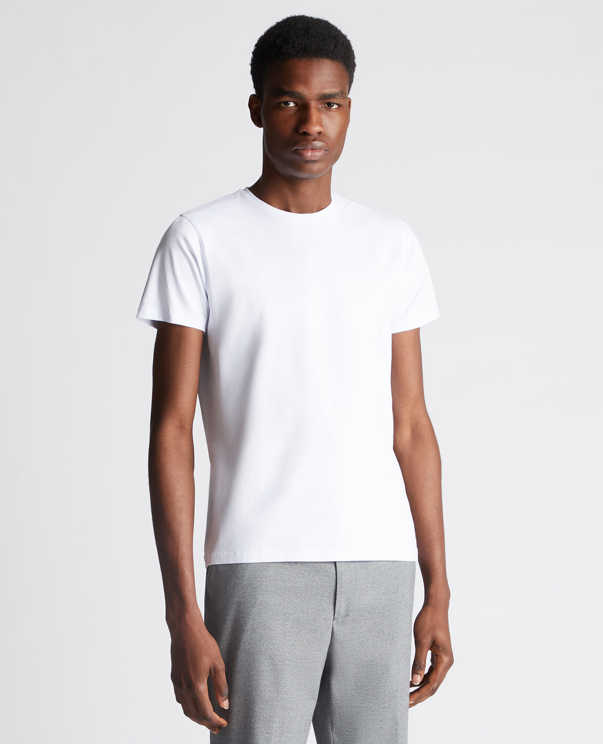 Man wearing a White t-shirt