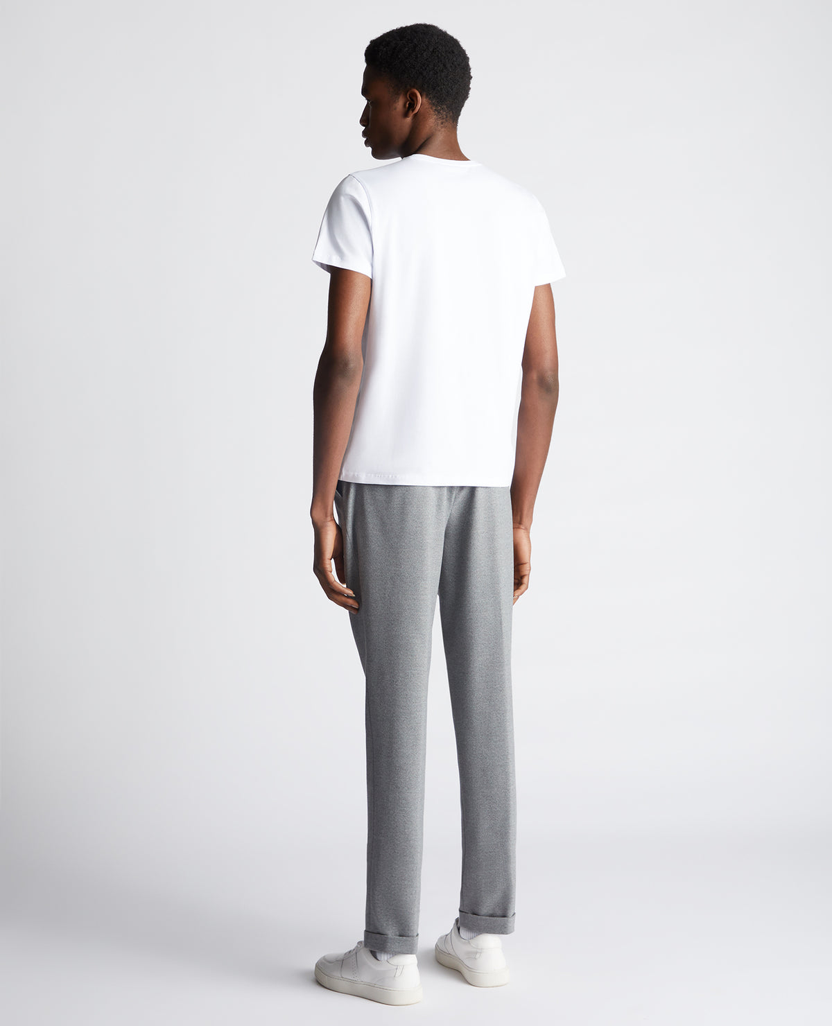 Man wearing a White t-shirt