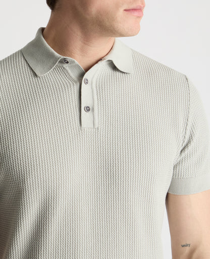 Man wearing a Grey jumper