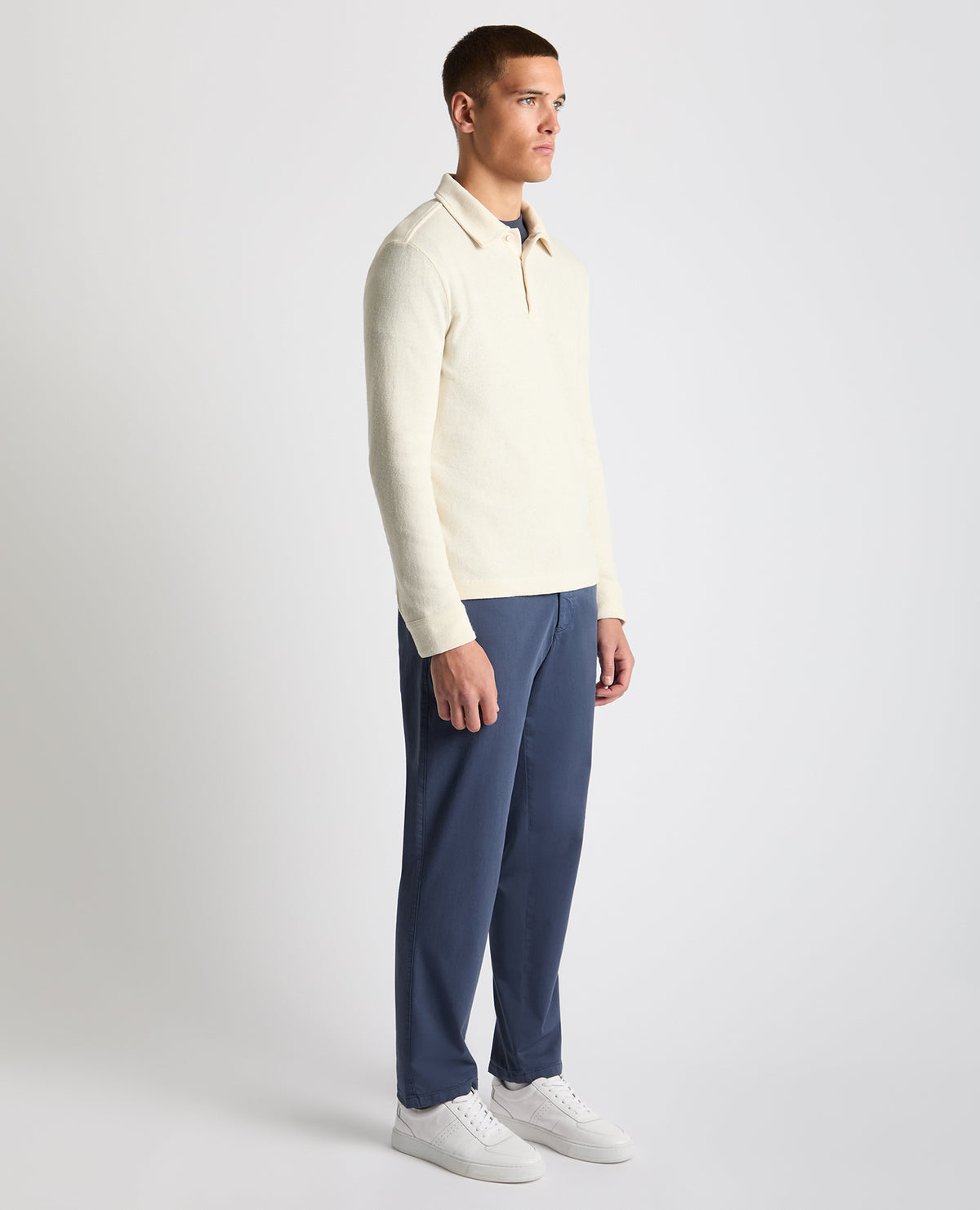 Man wearing a sand Relaxed Fit Cotton-Linen Polo