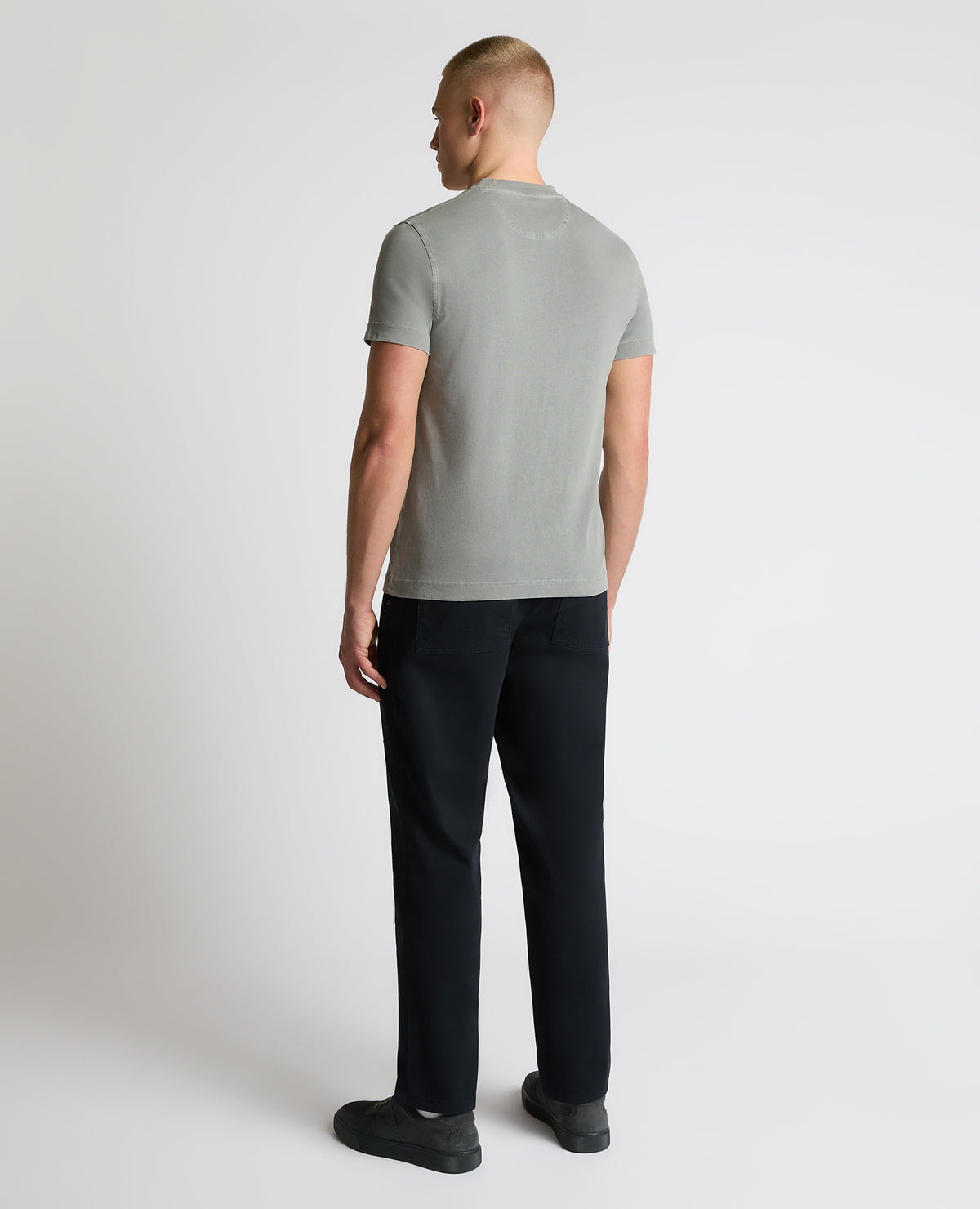 Man wearing a grey Relaxed Fit Organic Cotton T-Shirt