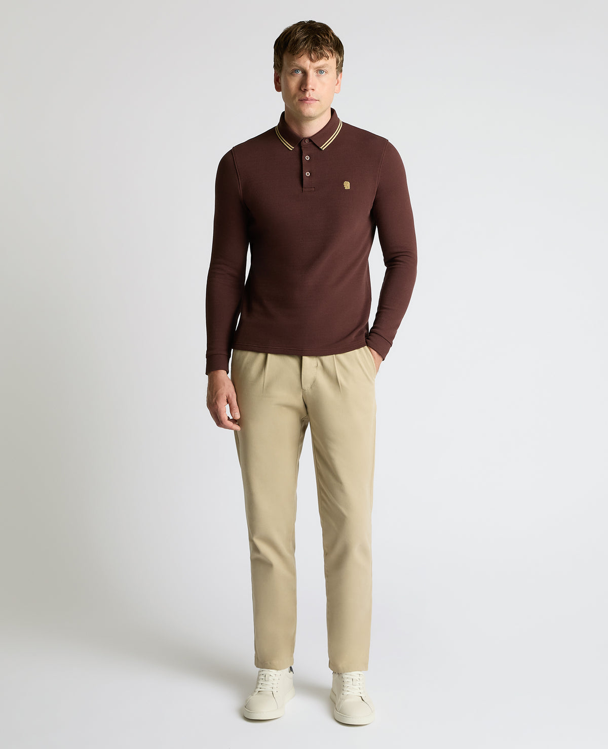 Man wearing a brown Contrast Collar Cotton-Stretch Polo