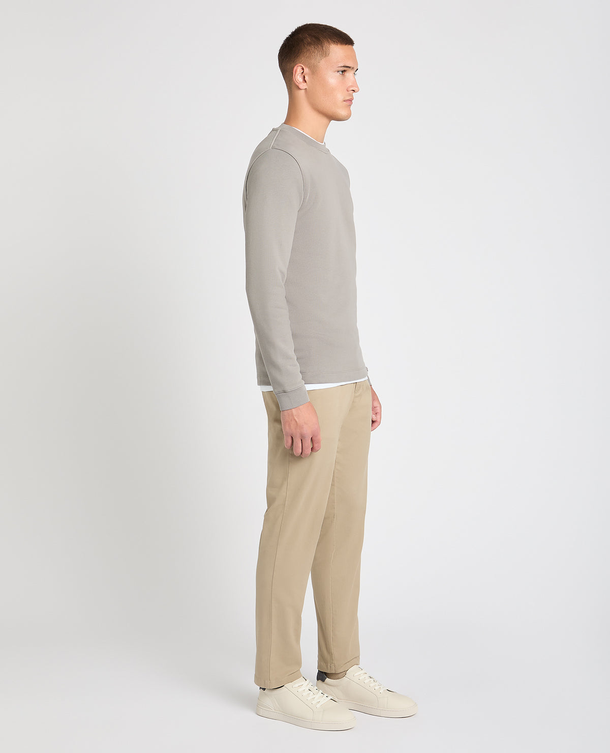 Man wearing a Grey jumper