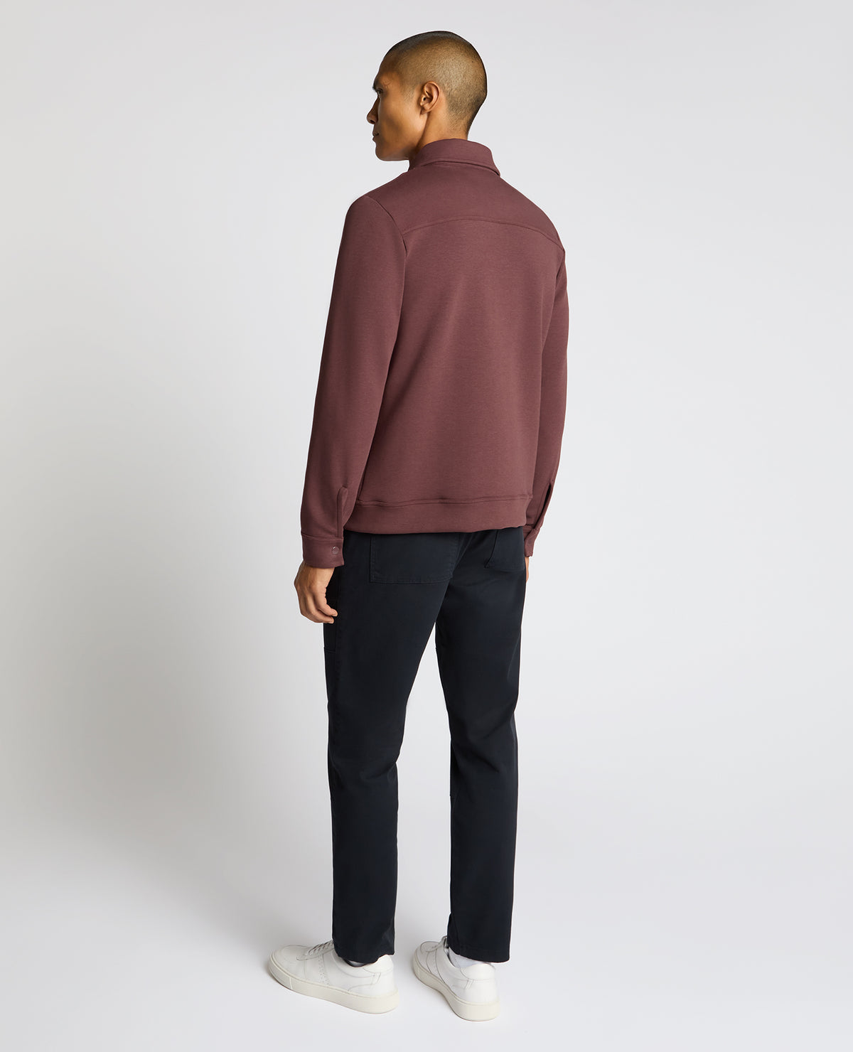 Man wearing a brown Bamboo-Blend Overshirt