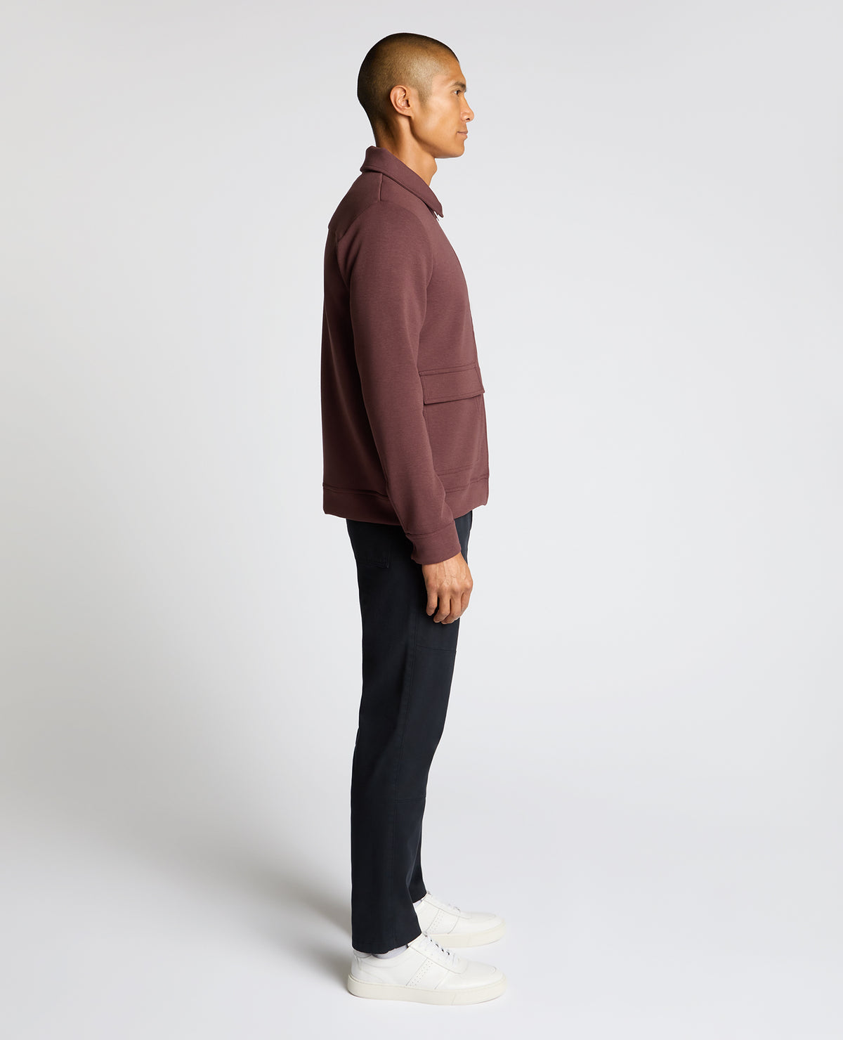 Man wearing a brown Bamboo-Blend Overshirt