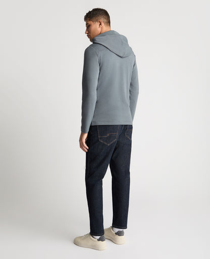 Man wearing a Grey jumper