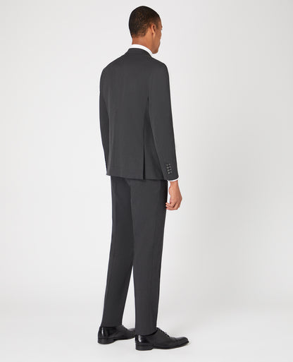 Man wearing a Grey suit