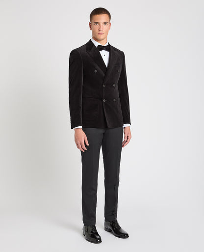 Man wearing a Black suit