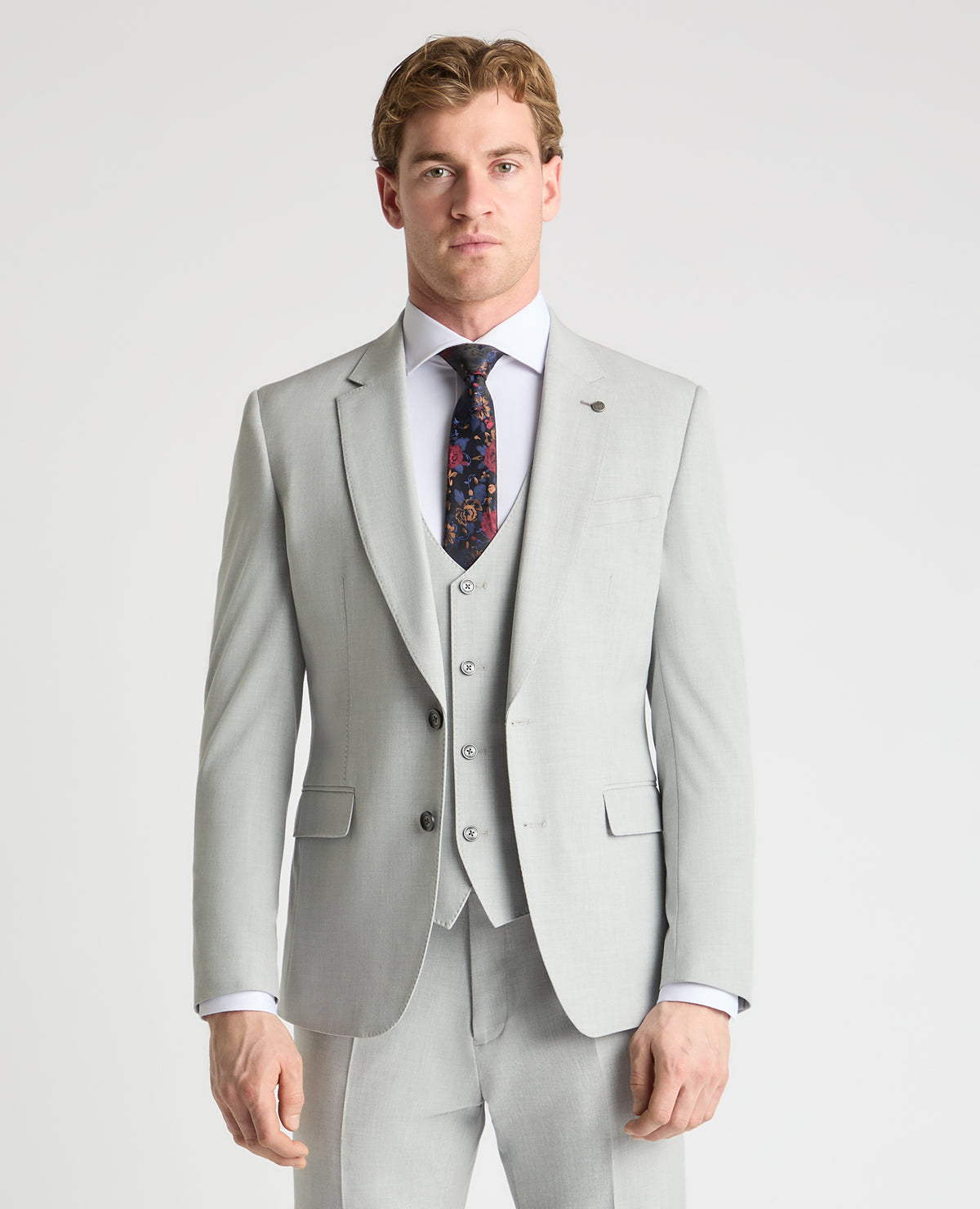 Man wearing a Grey suit