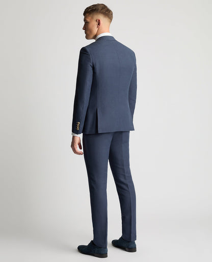 Man wearing a blue Slim Fit Linen-Blend Suit