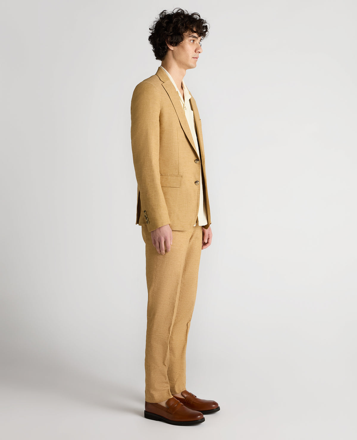 Man wearing a orange Slim Fit Linen-Blend Jacket