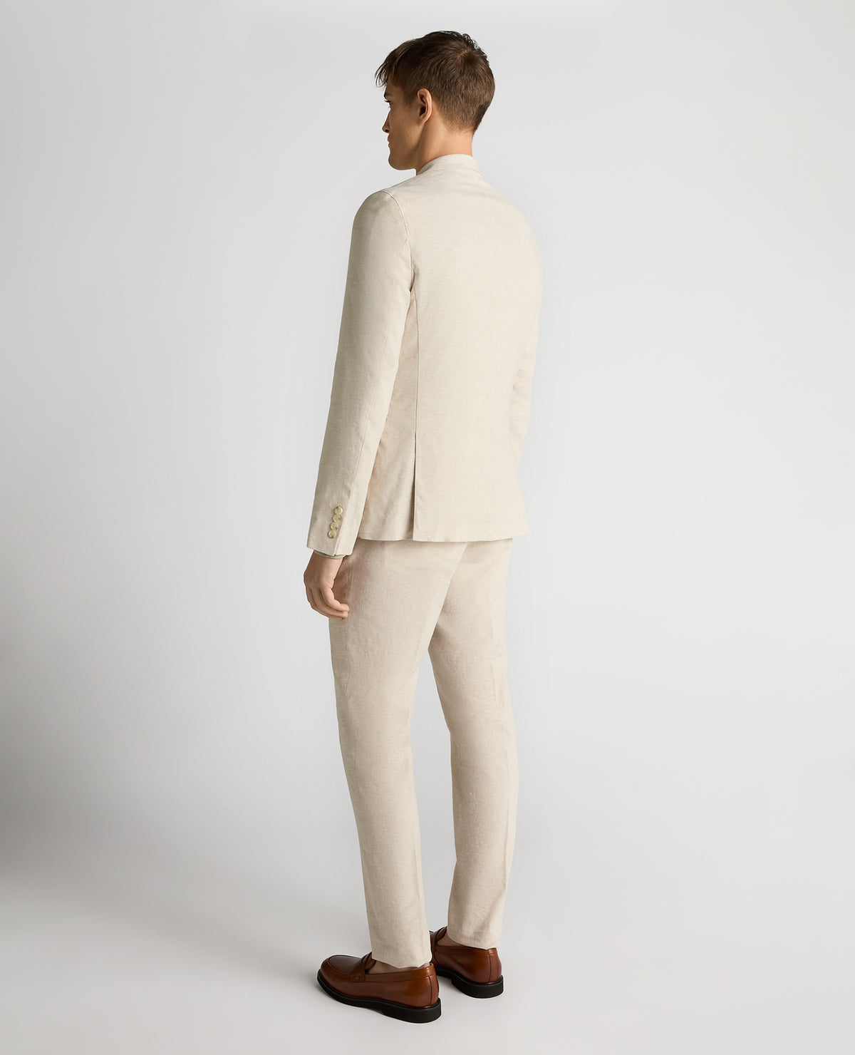 Man wearing a sand Slim Fit Linen-Blend Jacket