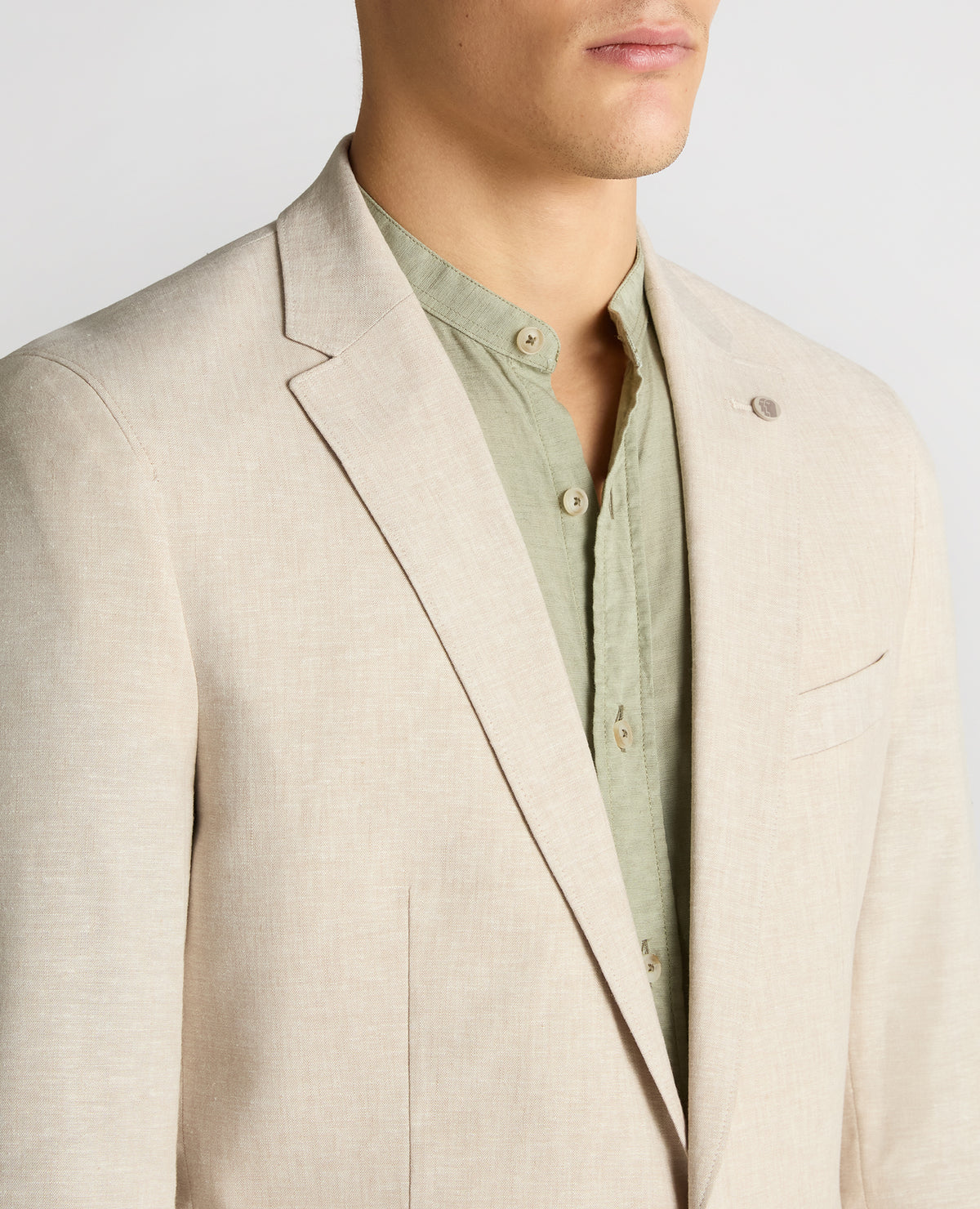 Man wearing a sand Slim Fit Linen-Blend Jacket