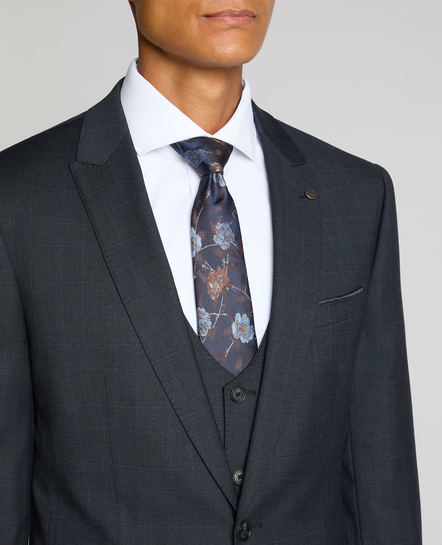 Man wearing a navy Slim Fit Stretch Printed Jacket