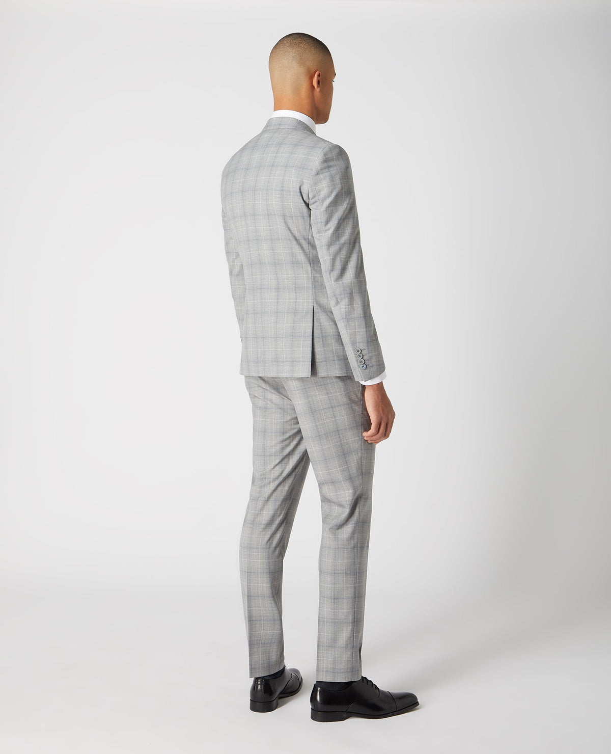 Man wearing a grey Slim Fit Mix and Match Suit
